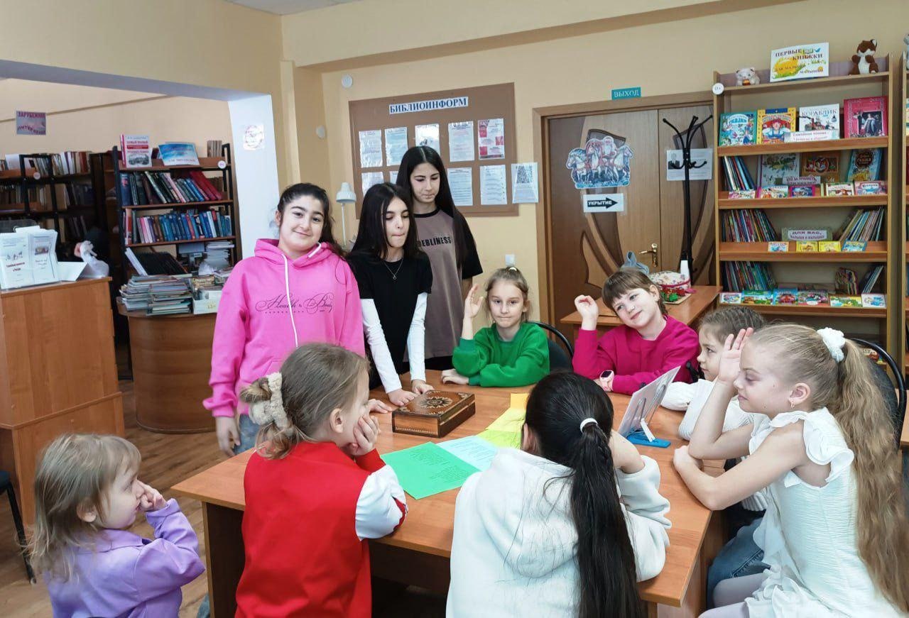 ☀️ Движение «Рассвет» закупило книги для детской библиотеки в Перми
