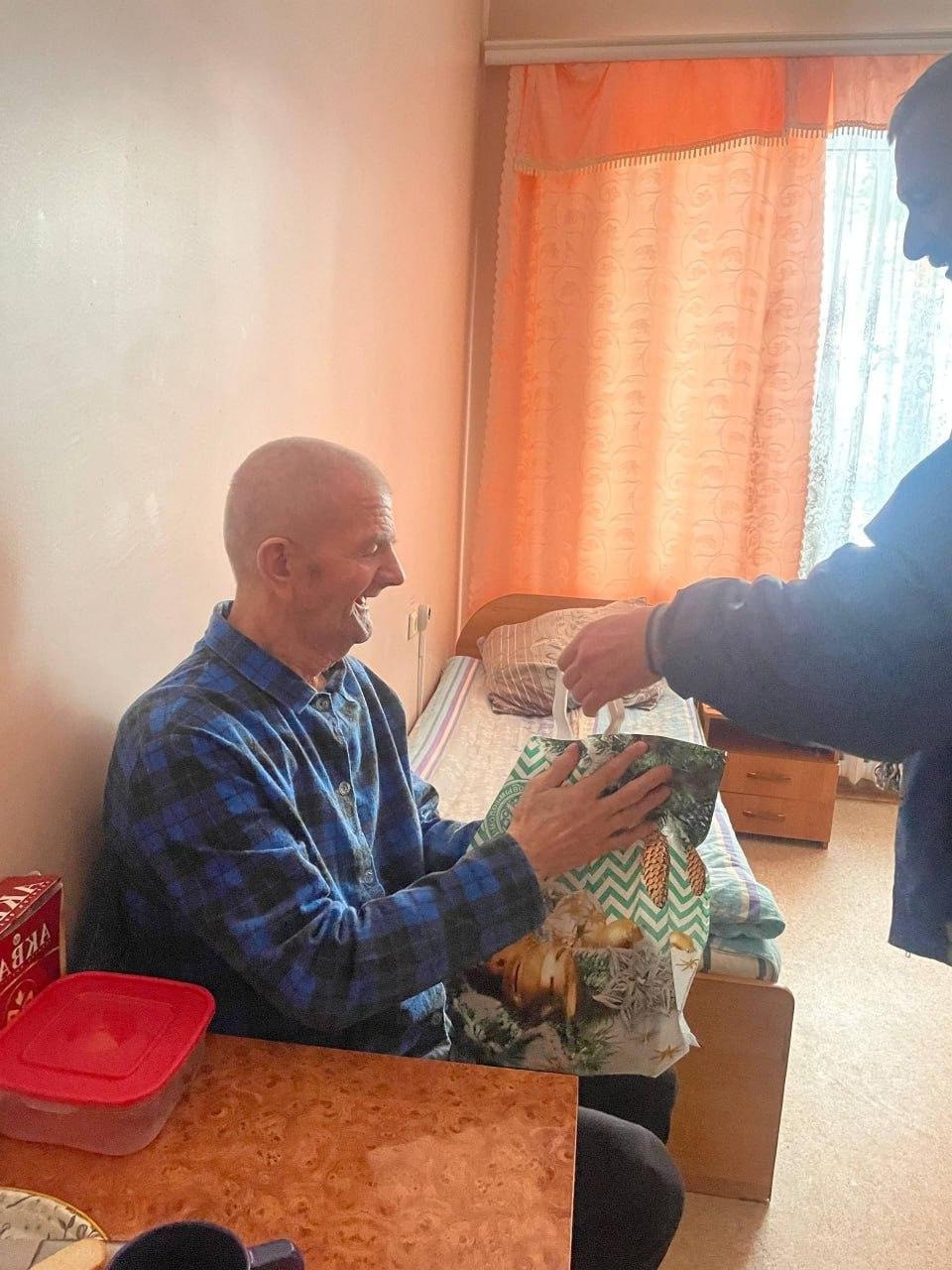 👴 Молодёжное движение «Рассвет» закупило лекарства в дом престарелых в Свердловской области