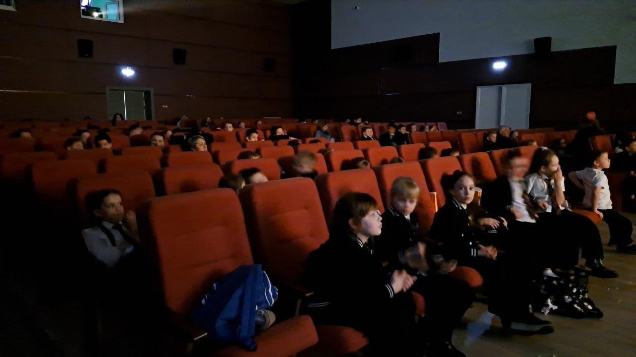 🎬 «Рассвет» сводил детей из школы-интерната Твери в кино